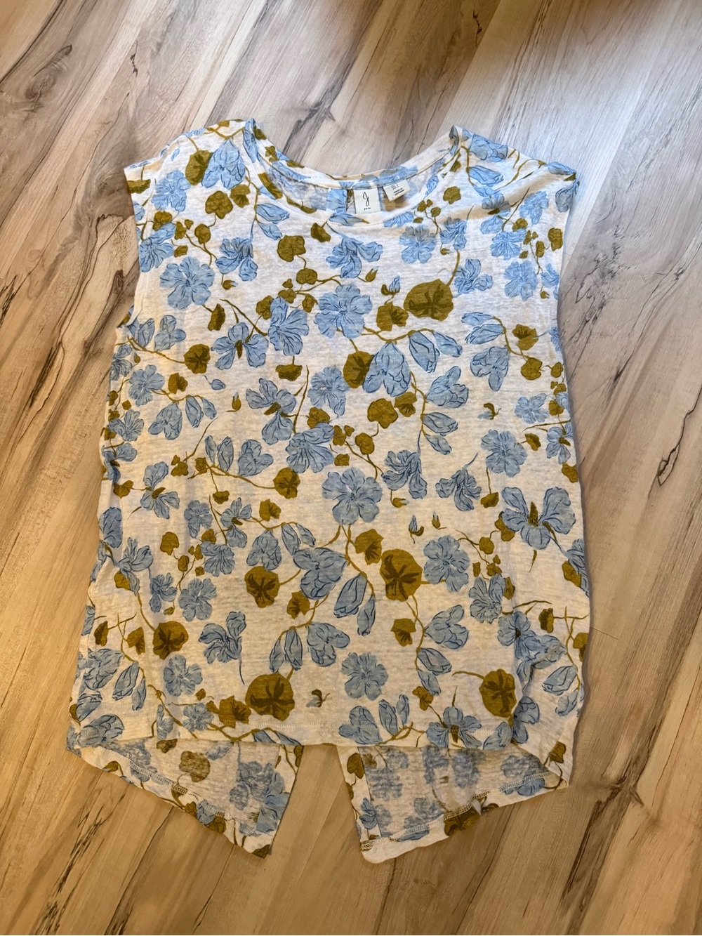 NWOT Joie linen top size large